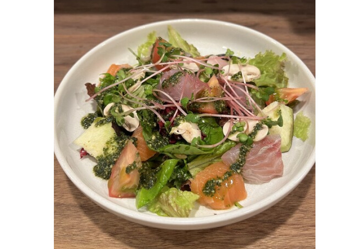 ▼オススメ！鮮魚と旬野菜のバジルサラダ